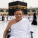 حقيقة ظهور عادل إمام على كرسي متحرك خلال أداء العمرة