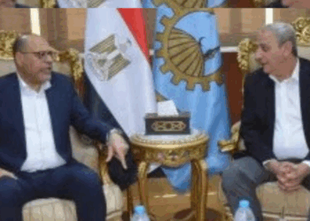 وزير العمل ومحافظ الغربية يتفقدان موقع حريق المحلة ويقدمان العزاء لأسر الضحايا
