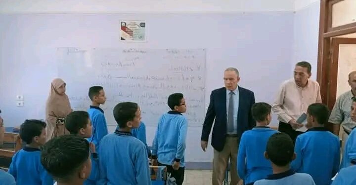 لتركه العمل..وكيل تعليم أسيوط يحيل مدير ووكيل مدرسه للشؤون القانونية