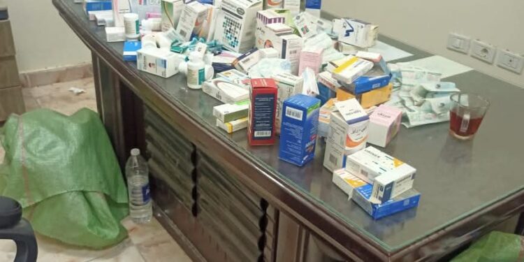 ضبط مخزن أدوية غير مرخص يحتوي على عقاقير مخدرة وسجائر مجهولة المصدر بمركزالغنايم بأسيوط