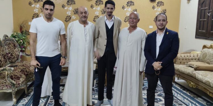 مصطفى عبدالمولي يزور قرية الحمام ضمن حملة “طرق الأبواب”.. ويشيد بوعي أبناء القرية ودعمهم لمسار التغيير