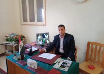 بعد إنارة الشوارع.. أهالي قرية العقال القبلي يوجهون الشكر لرئيس الوحده المحلية
