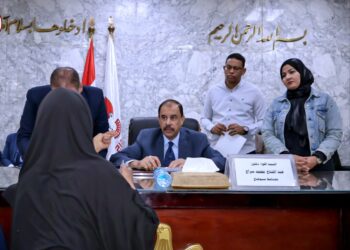 بالصور.. محافظ سوهاج يعقد اللقاء الجماهيري الأسبوعي للاستماع إلى شكاوى المواطنين