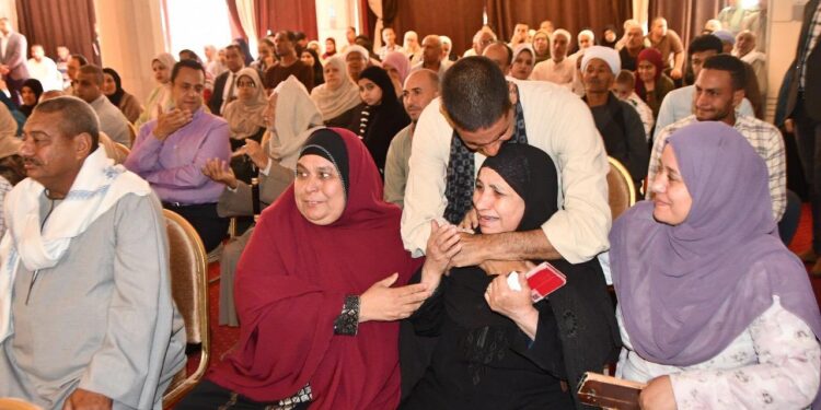 بالصور..فوز 444 حاجا وحاجة في قرعة الحج بـ أسيوط