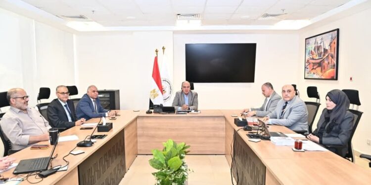 وزير الموارد المائية والري يتابع خطط تطوير ورفع كفاءة مركز التدريب الإقليمي للموارد المائية