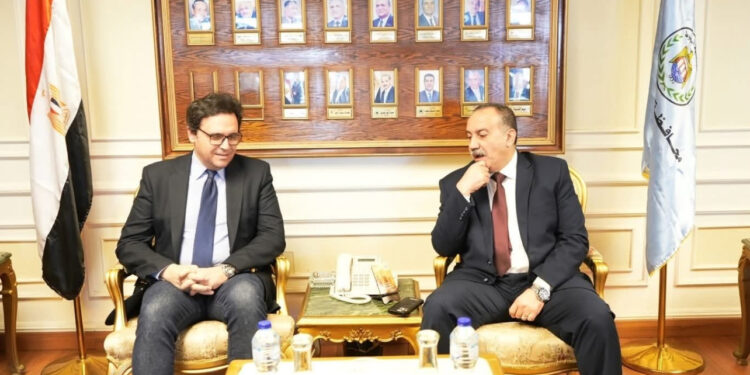 وزير الثقافة ومحافظ أسيوط يبحثان تفاصيل إنشاء دار أوبرا بالمحافظة