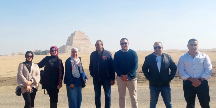 محافظ بني سويف يناقش نتائج الزيارة الميدانية لفريق مشروع الدعم الفني بوزارة التنمية المحلية