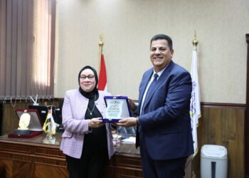 رئيس جامعة بني سويف التكنولوجية يستقبل رئيس نادي روتاري بني سويف لبحث تعزيز أوجه التعاون المشترك