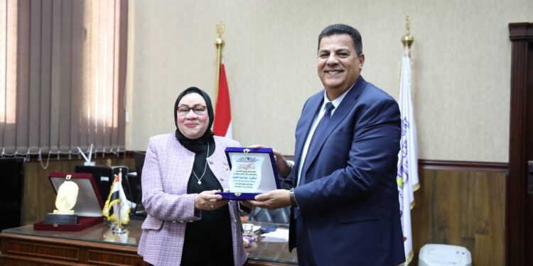 رئيس جامعة بني سويف التكنولوجية يستقبل رئيس نادي روتاري بني سويف لبحث تعزيز أوجه التعاون المشترك