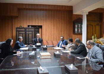بالصور … رئيس جامعة بني سويف يرأس عدد من الاجتماعات