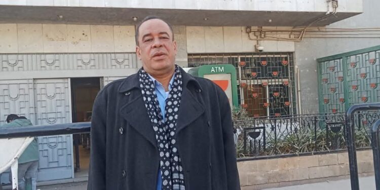عملاء البنك الأهلي بطما يصرخون رفضًا لنقل الفرع إلى جهينة