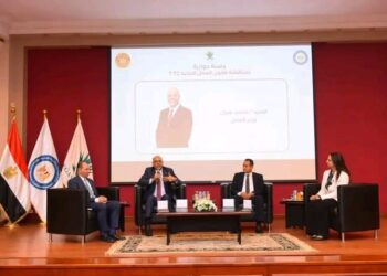 وزير العمل