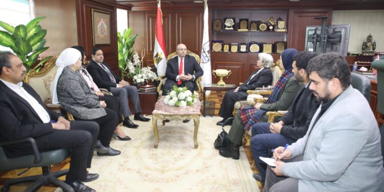 محافظ بني سويف يستقبل وفداً وزارياً رفيع المستوى من وزارة التخطيط والتعاون الدولي