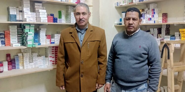 ضبط صيدلية ومخزن بدون ترخيص وأدوية منتهية الصلاحية بأسيوط