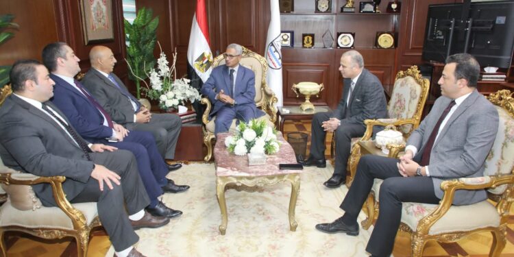 محافظ بني سويف يلتقي نائب رئيس محكمة النقض رئيس نادي قضاة بني سويف