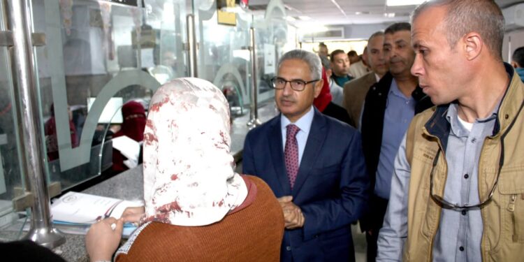 محافظ بني سويف يتفقد منظومة العمل بالمركز التكنولوجي بالواسطى.. ويوجه بمواصلة الجهود وتيسير الإجراءات في ملف التصالح