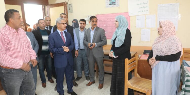 محافظ بني سويف يوجّه بإحالة إدارة مدرسة الواسطى الصناعية العسكرية للتحقيق لعدم انضباط العملية التعليمية