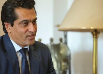 «الصحافة في القرآن».. أيمن عبد المجيد يطرح قواعد مهنية للإعلام بعيدًا عن السخرية والتجريح