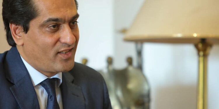 «الصحافة في القرآن».. أيمن عبد المجيد يطرح قواعد مهنية للإعلام بعيدًا عن السخرية والتجريح