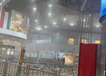 استهداف مطار الكويت الدولي وسقوط إصابات بين العاملين
