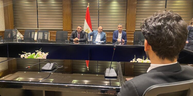 إقبال كبير على المقابلات الشخصية لبرنامج «القيادة من أجل التأثير»