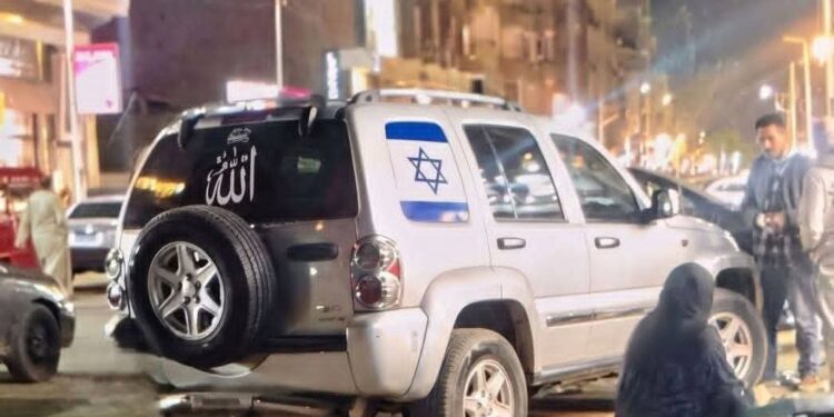 مريض نفسي.. تفاصيل واقعة الدهس بكرداسة والقبض على المتهم بسبب ملصق مثير للجدل