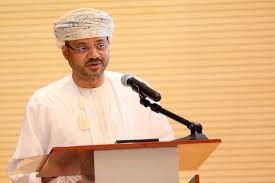 عُمان تدعو واشنطن إلى “عدم الانجرار أكثر” في الحرب
