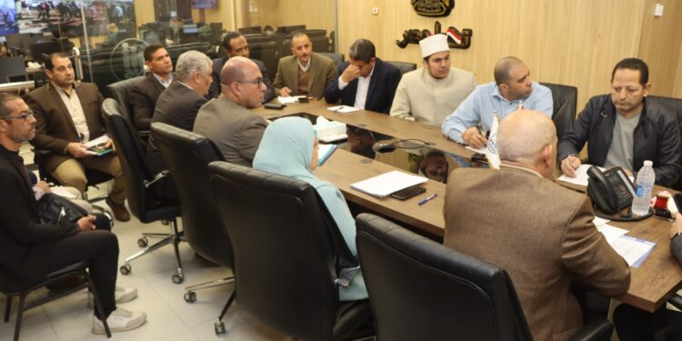 نائب المحافظ يُشارك في اجتماع لوزارة التنمية المحلية لمتابعة سير العمل