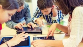 إحمِ أطفالك من التطبيقات الضارة.. 6 خطوات لحمايتهم من مخاطر الإنترنت