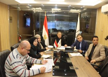 السكرتير العام لمحافظة بني سويف يُشارك في اجتماع لوزارة التنمية المحلية ” من مركز السيطرة”