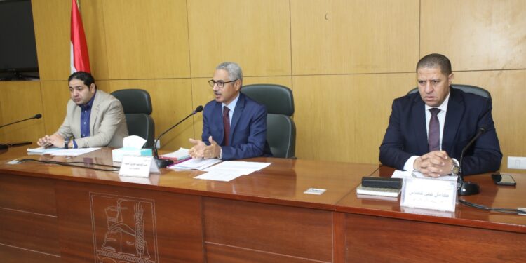 محافظ بني سويف يضع خريطة طريق لضبط منظومة العمل وآليات المتابعة والتقييم ورفع معدلات الإنجاز في الملفات الحيوية
