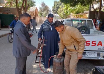 مثلث الرقابة (مجلس المدينة، التموين، الكهرباء) في مواجهة جشع التجار بالبدارى..