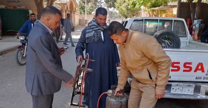 مثلث الرقابة (مجلس المدينة، التموين، الكهرباء) في مواجهة جشع التجار بالبدارى..