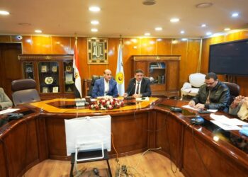 محافظ أسيوط: عدم التهاون مع غير الجادين في حالات التصالح