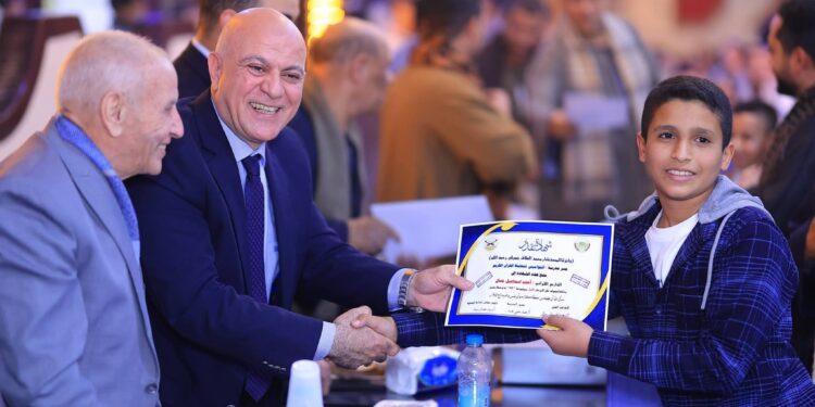 صور.. مدرسة النواميس تُكرِّم حفظة القرآن الكريم بأسيوط