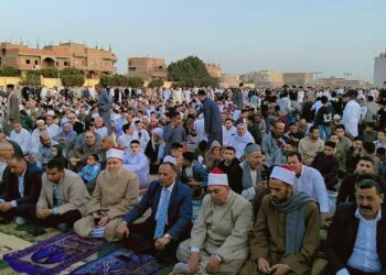 محافظ بني سويف يُنيب رؤساء المدن في أداء صلاة عيد الفطر المبارك بساحات المراكز