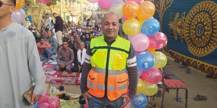 بالصور … إقبال كبير علي ساحة مسجد الجمولة البحري بقرية شطورة