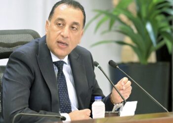 الإغلاق في التاسعة مساءً.. مدبولي يعلن حزمة قرارات جديدة