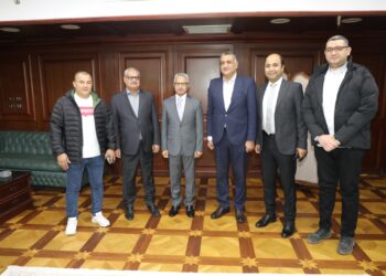 محافظ بني سويف يستقبل المهنئين بعيد الفطر المبارك بمكتبه بديوان عام المحافظة