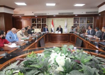 السكرتير العام ببني سويف يترأس الاجتماع الشهري لمجلس إدارة مشروع المواقف