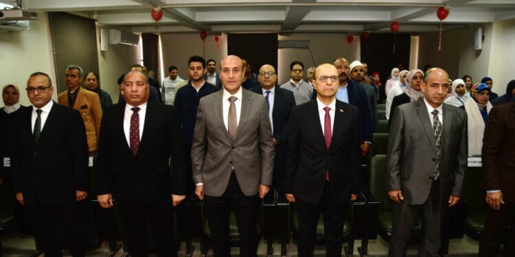 بدعم مجتمعي وتكلفة 600 ألف جنيهاً.. محافظ أسيوط يفتتح عيادة اليوم الواحد للعلاج الكيماوي للأطفال