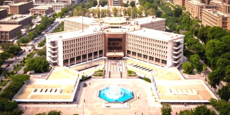 دعمًا للعدالة بين الطلاب.. جامعة أسيوط تقرر بدء تدريب امتياز تمريض المكثف 16 أبريل