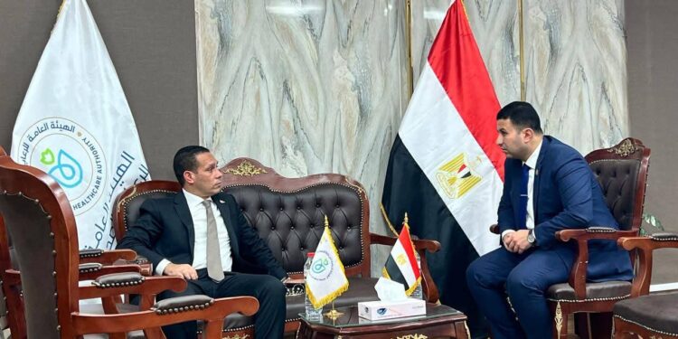 النائب سيد عبد الجليل يهنئ الدكتور محمد جبريل بمنصبه الجديد ويستعرض مطالب أهالي “الدائرة الثالثة” الصحية
