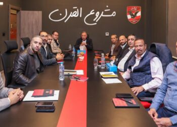 الخطيب يناقش إنشاء أفرع الأهلي بالمحافظات