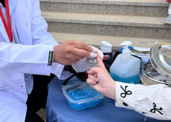 انطلاق حملة التبرع بالدم لطلاب كلية الصيدلة بجامعة سفنكس  بأسيوط