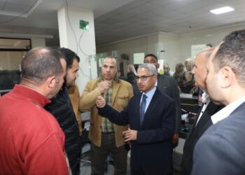 محافظ بني سويف يتفقد مركز تكنولوجي بني عدي ويوجه بسرعة إصلاح عطل مؤقت وعودة الخدمة