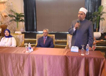 محافظ بني سويف يلتقى حجاج الجمعيات الأهلية قبل سفرهم لأداء مناسك وشعائر فريضة الحج لموسم 1447/2026