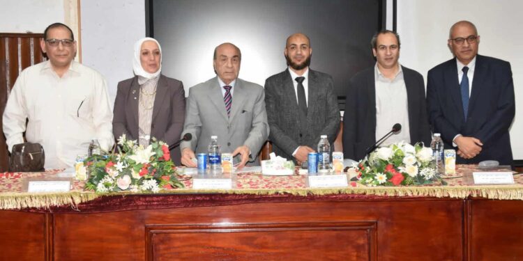 «جيولوجيا البترول» بالأزهر تناقش دكتوراه حول فرص الاكتشاف الهيدروكربوني بالصحراء الغربية