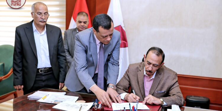 محافظ سوهاج يعتمد نتيجة الشهادة الإعدادية بنسبة نجاح 72.87%.. رابط الاستعلام برقم الجلوس