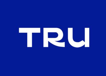 تطبيق TRU يحصل على شهادة الامتثال لمعيار أمن بيانات بطاقات الدفع PCI DSS v4.0 في إنجاز جديد يعزز ثقة العملاء والشركاء  كتبت هدى العيسوى    أعلن تطبيق TRU، الرائد في تطبيقات التمويل الاستهلاكي، عن حصوله رسميًا على شهادة الامتثال لمعيار أمن بيانات صناعة بطاقات الدفع PCI DSS V4.0.1، في خطوة تعكس التزام الشركة المستمر بتطبيق أعلى معايير الأمن السيبراني وحماية بيانات العملاء والشركاء.  ويُعد معيار PCI DSS أحد أهم المعايير العالمية المعترف بها في مجال حماية بيانات بطاقات الدفع، حيث يضمن تطبيق ضوابط أمنية متقدمة وإجراءات صارمة للحفاظ على سرية وأمن البيانات المالية، بما يعزز الثقة في المنصات الرقمية ويضمن توفير بيئة آمنة للمستخدمين.  ويكتسب هذا الإنجاز أهمية خاصة كونه تم تحقيقه خلال أقل من ثلاثة أشهر فقط من بدء المشروع، وذلك بالتعاون مع شركة IExperts التي تولت أعمال الاستشارات وإدارة المشروع بالكامل، مما يعكس جاهزية البنية التكنولوجية لدى TRU والتزام فرق العمل بتنفيذ أعلى معايير الأمن والكفاءة التشغيلية.  وفي هذا السياق، صرح ياسر شيشيني، رئيس أمن المعلومات في TRU:  “يمثل حصولنا على شهادة PCI DSS V4.0.1 محطة مهمة في رحلتنا نحو بناء منظومة مالية رقمية أكثر أمانًا وثقة. هذا الإنجاز يعكس التزامنا المستمر بحماية بيانات عملائنا وتطبيق أفضل الممارسات العالمية في مجال الأمن السيبراني. كما نفخر بتحقيق هذا الاعتماد خلال فترة قياسية بفضل التعاون المثمر بين فرق العمل وشركائنا.”  ومن جانبه، قال تامر شريف، رئيس قطاع التكنولوجيا في TRU:  “الأمن ليس مجرد متطلب تشغيلي، بل هو عنصر أساسي في كل قرار تقني نتخذه داخل TRU. حصولنا على هذا الاعتماد يؤكد قوة بنيتنا التكنولوجية وقدرتنا على التوسع مع الحفاظ على أعلى مستويات الأمان والموثوقية. ويواصل TRU الاستثمار في تطوير بنيته التكنولوجية وتعزيز منظومة الأمن السيبراني لديه، بما يضمن تقديم تجربة تمويل رقمية آمنة ومرنة تلبي احتياجات العملاء وتواكب أفضل المعايير العالمية في قطاع التكنولوجيا المالية.    كما صرح أحمد فوزي، العضو المنتدب  بشركة IExperts:  «”عندما بدأت TRU رحلة الامتثال لمعيار PCI DSS V4.0.1 كان الهدف واضحًا وطموحًا، وهو استكمال المشروع والحصول على الاعتماد خلال فترة زمنية محدودة. وقد قبلنا هذا التحدي، وسخرنا كافة مواردنا وخبراتنا الفنية والاستشارية لضمان تحقيق هذا الهدف في الوقت المستهدف. وشملت أعمالنا تنفيذ تحليل الفجوات، ووضع ومتابعة خطط المعالجة، وإدارة متطلبات الحوكمة والمخاطر والامتثال (GRC). ونفخر بأن نكون جزءًا من هذه القصة الناجحة التي تؤكد قدرة المؤسسات المصرية على تحقيق أعلى المعايير العالمية في الأمن السيبراني والامتثال.”»